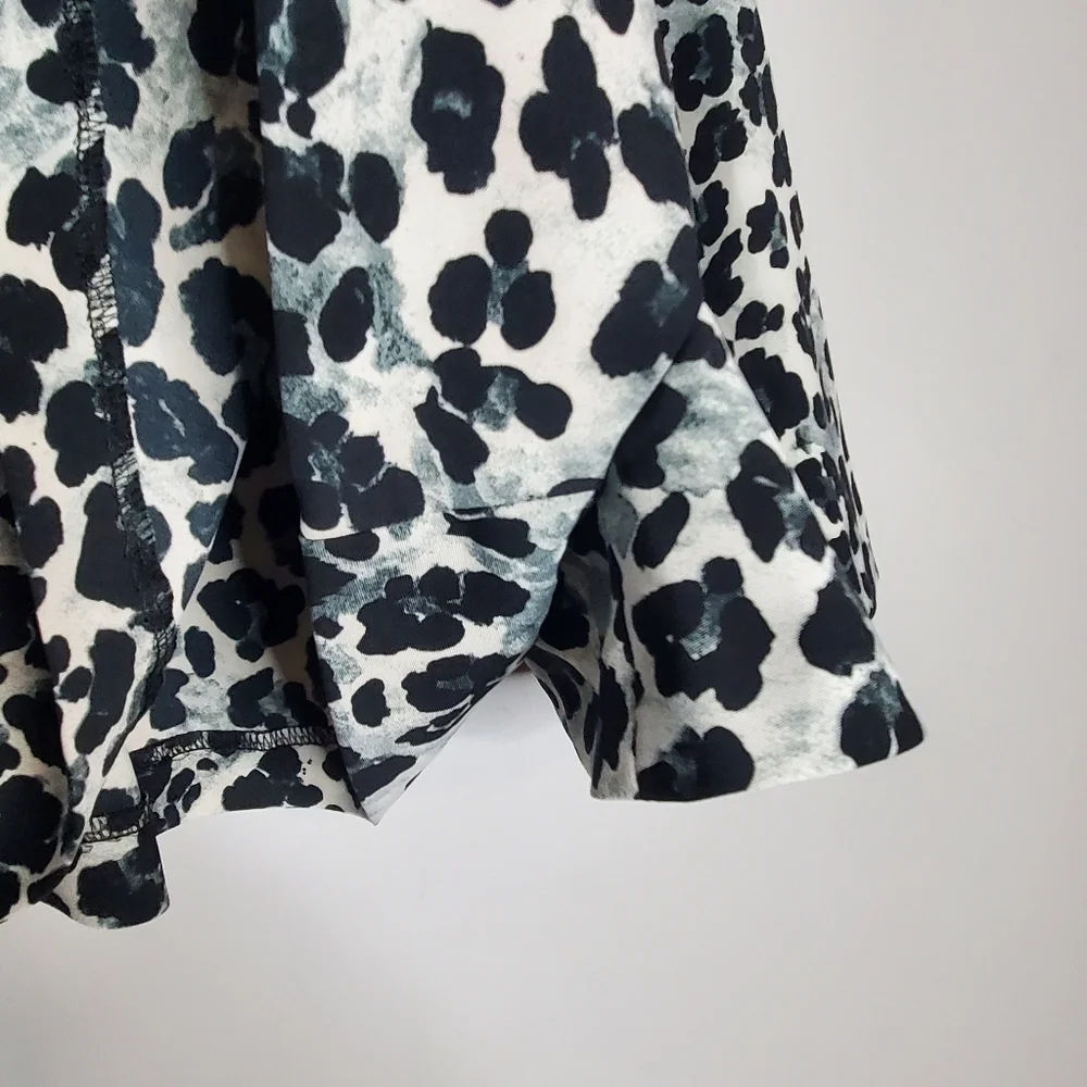 ZARA Black and‎ White Leopard Animal Print Snow Leopard Skort Shorts XS
